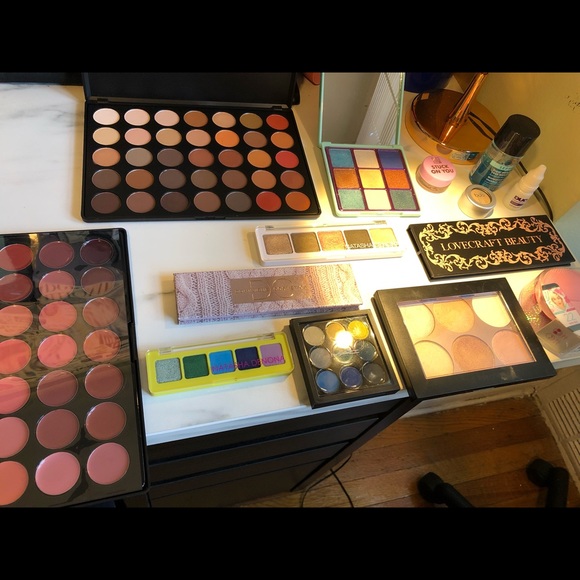 This is no longer available! Unable to delete post from closet- Poshmark issue! - Picture 1 of 1